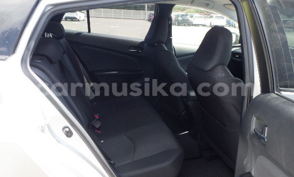 Buy Used Toyota Prius Silver Car in Beitbridge in Matabeleland South Buy Used Toyota Prius Silver Car in Beitbridge in Matabeleland South