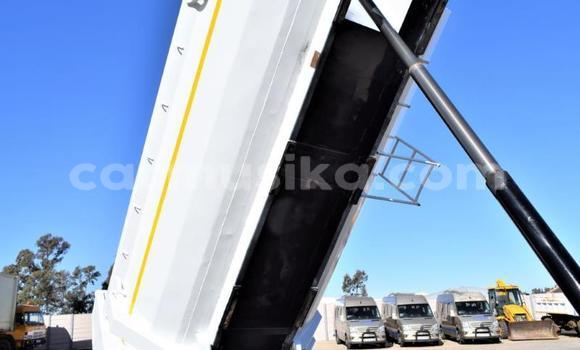 Buy Used Nissan UD White Truck in Beitbridge in Matabeleland South Buy Used Nissan UD White Truck in Beitbridge in Matabeleland South