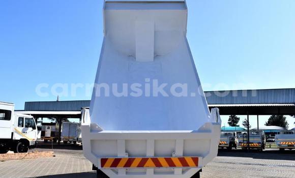 Buy Used Nissan UD White Truck in Beitbridge in Matabeleland South Buy Used Nissan UD White Truck in Beitbridge in Matabeleland South