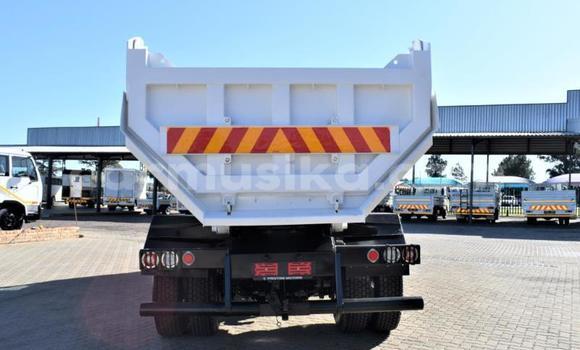 Buy Used Nissan UD White Truck in Beitbridge in Matabeleland South Buy Used Nissan UD White Truck in Beitbridge in Matabeleland South