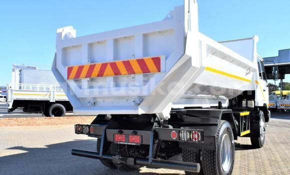 Buy Used Nissan UD White Truck in Beitbridge in Matabeleland South Buy Used Nissan UD White Truck in Beitbridge in Matabeleland South