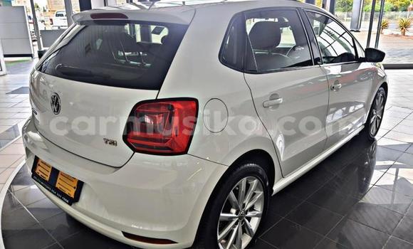 Nunua Ilio tumika Volkswagen Polo Nyeupe Gari ndani ya Beitbridge nchini Matabeleland Kusini Nunua Ilio tumika Volkswagen Polo Nyeupe Gari ndani ya Beitbridge nchini Matabeleland Kusini