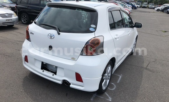 Nunua Ilio tumika Toyota Vitz Nyeupe Gari ndani ya Beitbridge nchini Matabeleland Kusini Nunua Ilio tumika Toyota Vitz Nyeupe Gari ndani ya Beitbridge nchini Matabeleland Kusini
