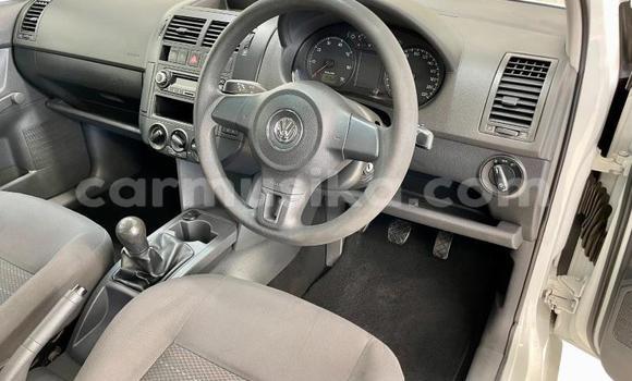 Acheter Occasion Voiture Volkswagen Polo Blanc à Beitbridge, Matabeleland South Acheter Occasion Voiture Volkswagen Polo Blanc à Beitbridge, Matabeleland South
