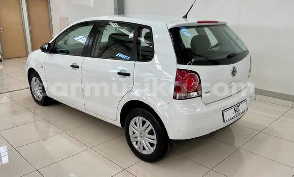 Acheter Occasion Voiture Volkswagen Polo Blanc à Beitbridge, Matabeleland South Acheter Occasion Voiture Volkswagen Polo Blanc à Beitbridge, Matabeleland South