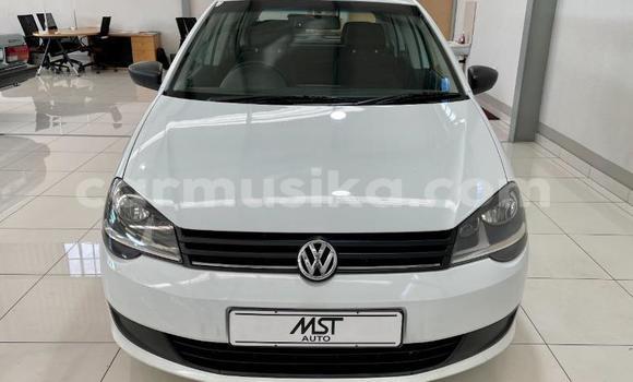 Acheter Occasion Voiture Volkswagen Polo Blanc à Beitbridge, Matabeleland South Acheter Occasion Voiture Volkswagen Polo Blanc à Beitbridge, Matabeleland South