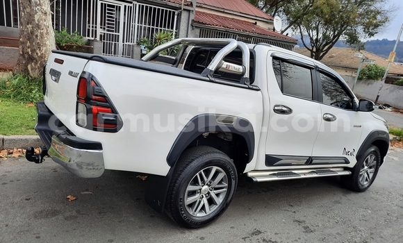 Tenga Tsaru Toyota Hilux Chena Mota in Beitbridge in Matabeleland South Tenga Tsaru Toyota Hilux Chena Mota in Beitbridge in Matabeleland South