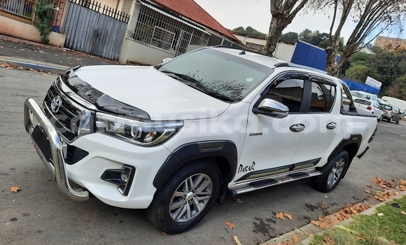 Tenga Tsaru Toyota Hilux Chena Mota in Beitbridge in Matabeleland South Tenga Tsaru Toyota Hilux Chena Mota in Beitbridge in Matabeleland South