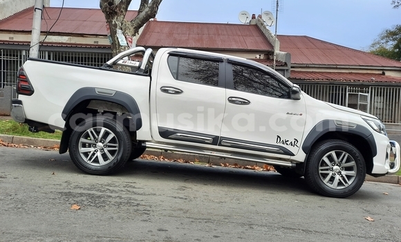 Tenga Tsaru Toyota Hilux Chena Mota in Beitbridge in Matabeleland South Tenga Tsaru Toyota Hilux Chena Mota in Beitbridge in Matabeleland South