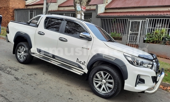 Tenga Tsaru Toyota Hilux Chena Mota in Beitbridge in Matabeleland South Tenga Tsaru Toyota Hilux Chena Mota in Beitbridge in Matabeleland South