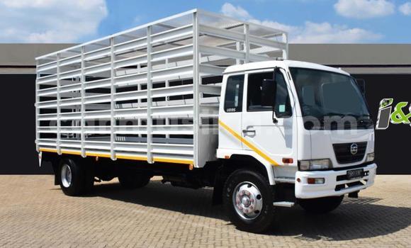 Nunua Ilio tumika Nissan UD Nyeupe Lori ndani ya Beitbridge nchini Matabeleland Kusini