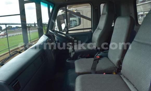 Acheter Occasion Utilitaire Nissan UD Blanc à Beitbridge, Matabeleland South Acheter Occasion Utilitaire Nissan UD Blanc à Beitbridge, Matabeleland South