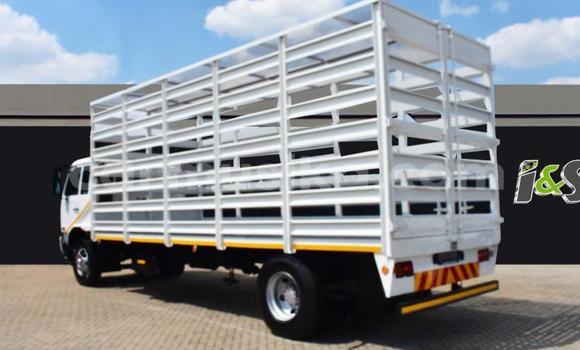 Acheter Occasion Utilitaire Nissan UD Blanc à Beitbridge, Matabeleland South Acheter Occasion Utilitaire Nissan UD Blanc à Beitbridge, Matabeleland South
