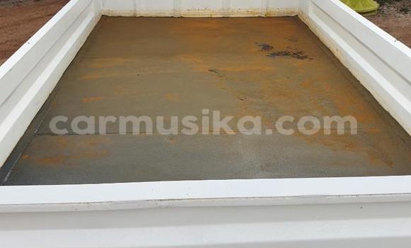 Buy Used Toyota Dyna White Truck in Beitbridge in Matabeleland South Buy Used Toyota Dyna White Truck in Beitbridge in Matabeleland South