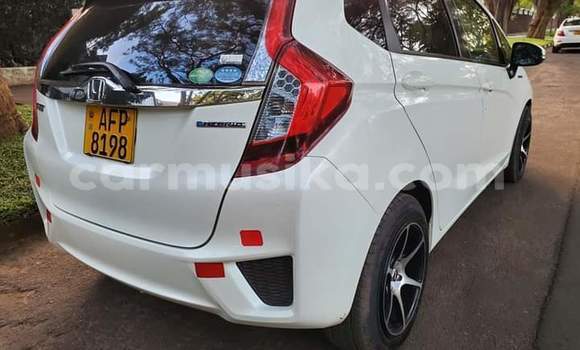 Acheter Occasion Voiture Honda Fit Blanc à Borrowdale, Harare Acheter Occasion Voiture Honda Fit Blanc à Borrowdale, Harare
