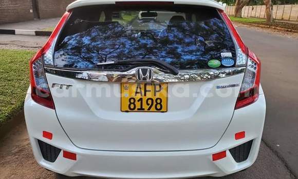 Acheter Occasion Voiture Honda Fit Blanc à Borrowdale, Harare Acheter Occasion Voiture Honda Fit Blanc à Borrowdale, Harare