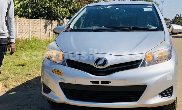 Nunua Mpya Toyota Vitz Fedha Gari ndani ya Harare nchini Harare