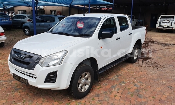 Tenga Tsaru Isuzu KB Chena Mota in Beitbridge in Matabeleland South Tenga Tsaru Isuzu KB Chena Mota in Beitbridge in Matabeleland South