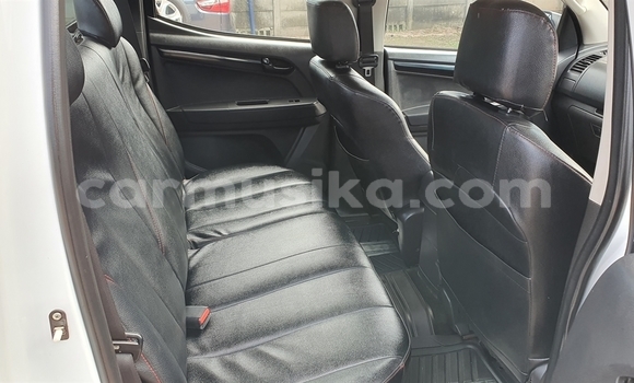 Tenga Tsaru Isuzu KB Chena Mota in Beitbridge in Matabeleland South Tenga Tsaru Isuzu KB Chena Mota in Beitbridge in Matabeleland South