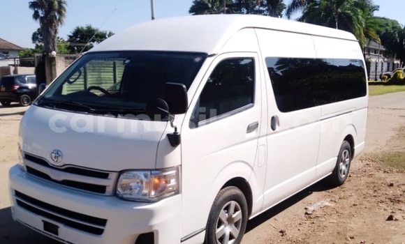 Nunua Mpya Toyota Hiace Nyeupe Gari ndani ya Borrowdale nchini Harare