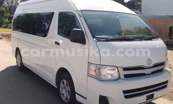 Acheter Neuf Voiture Toyota Hiace Blanc à Borrowdale, Harare Acheter Neuf Voiture Toyota Hiace Blanc à Borrowdale, Harare