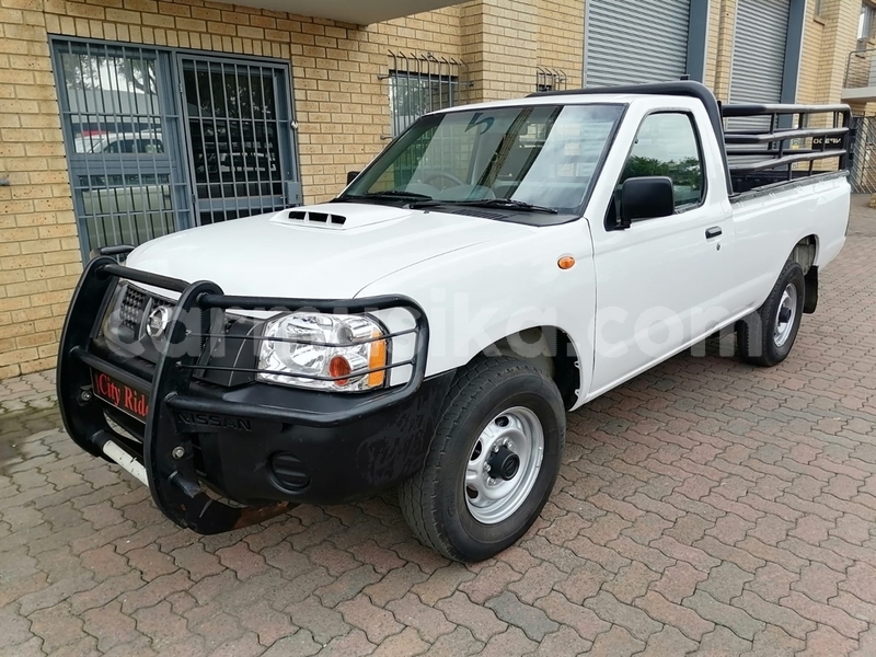 Big with watermark nissan np 300 matabeleland south beitbridge 29933