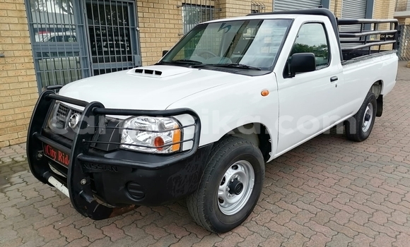 Acheter Occasion Voiture Nissan NP 300 Blanc à Beitbridge, Matabeleland South
