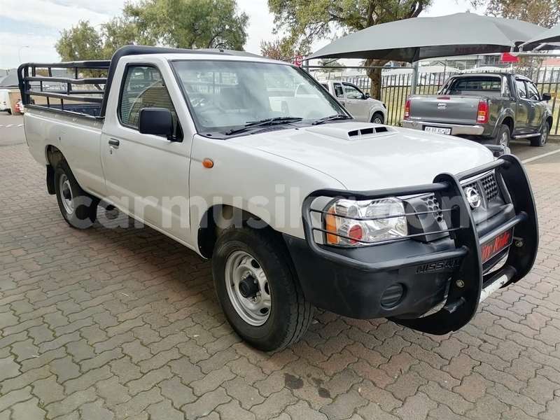 Big with watermark nissan np 300 matabeleland south beitbridge 29933