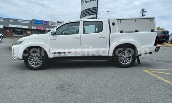 Buy Used Toyota Hilux White Car in Beitbridge in Matabeleland South Buy Used Toyota Hilux White Car in Beitbridge in Matabeleland South