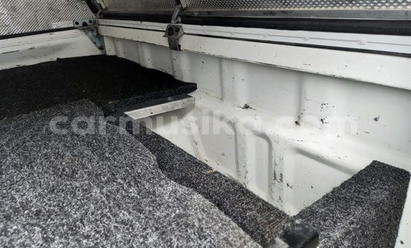 Buy Used Toyota Hilux White Car in Beitbridge in Matabeleland South Buy Used Toyota Hilux White Car in Beitbridge in Matabeleland South