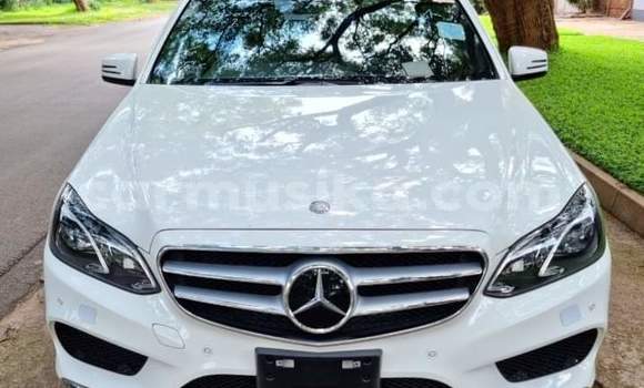 Acheter Neuf Voiture Mercedes-Benz E-Classe Blanc à Borrowdale, Harare Acheter Neuf Voiture Mercedes-Benz E-Classe Blanc à Borrowdale, Harare