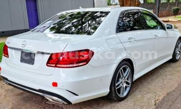 Acheter Neuf Voiture Mercedes-Benz E-Classe Blanc à Borrowdale, Harare Acheter Neuf Voiture Mercedes-Benz E-Classe Blanc à Borrowdale, Harare