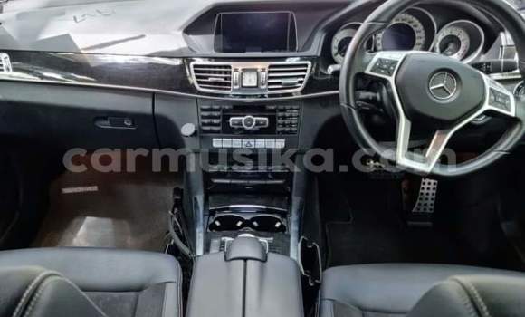 Acheter Neuf Voiture Mercedes-Benz E-Classe Blanc à Borrowdale, Harare Acheter Neuf Voiture Mercedes-Benz E-Classe Blanc à Borrowdale, Harare