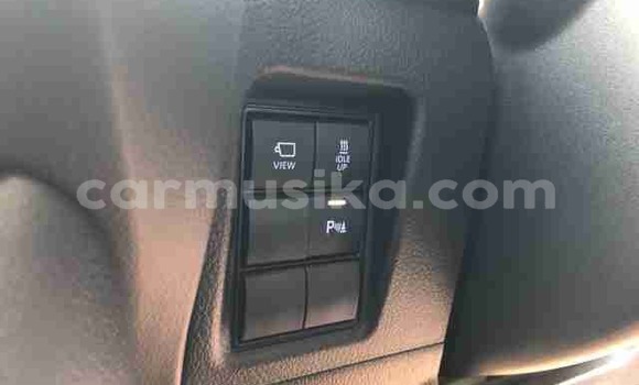 Acheter Occasion Voiture Toyota Land Cruiser Prado Blanc à Belvédère, Harare Acheter Occasion Voiture Toyota Land Cruiser Prado Blanc à Belvédère, Harare