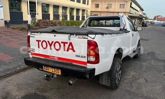 Acheter Occasion Voiture Toyota Hilux Blanc à Borrowdale, Harare Acheter Occasion Voiture Toyota Hilux Blanc à Borrowdale, Harare