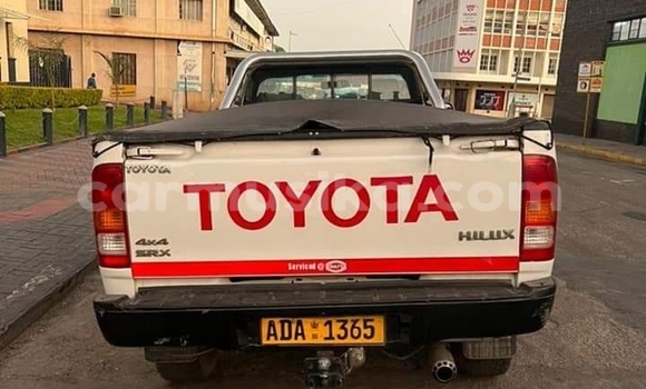 Acheter Occasion Voiture Toyota Hilux Blanc à Borrowdale, Harare Acheter Occasion Voiture Toyota Hilux Blanc à Borrowdale, Harare