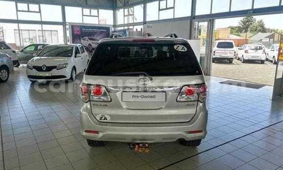 Buy Used Toyota Fortuner Silver Car in Beitbridge in Matabeleland South Buy Used Toyota Fortuner Silver Car in Beitbridge in Matabeleland South