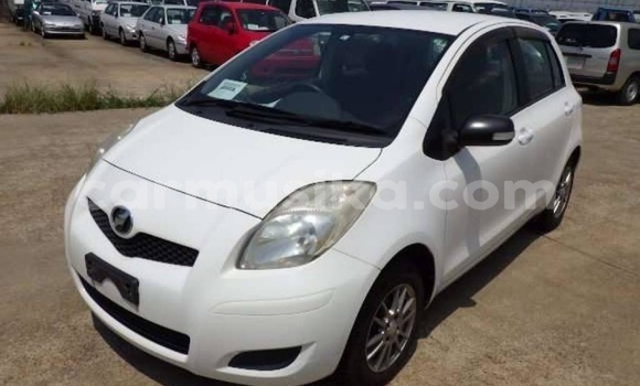 Buy Import Toyota Vitz White Car in Beitbridge in Matabeleland South