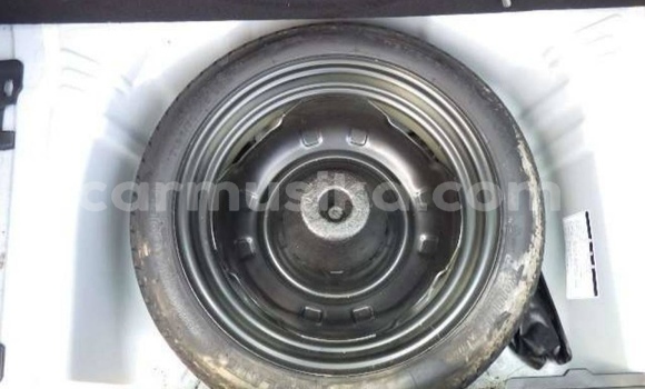 Buy Import Toyota Vitz White Car in Beitbridge in Matabeleland South Buy Import Toyota Vitz White Car in Beitbridge in Matabeleland South