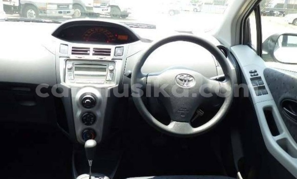 Buy Import Toyota Vitz White Car in Beitbridge in Matabeleland South Buy Import Toyota Vitz White Car in Beitbridge in Matabeleland South