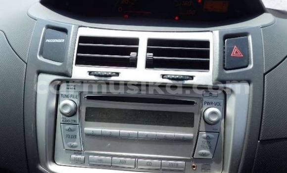 Buy Import Toyota Vitz White Car in Beitbridge in Matabeleland South Buy Import Toyota Vitz White Car in Beitbridge in Matabeleland South