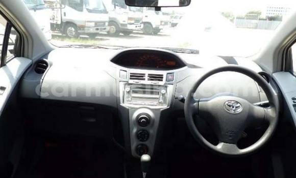 Buy Import Toyota Vitz White Car in Beitbridge in Matabeleland South Buy Import Toyota Vitz White Car in Beitbridge in Matabeleland South