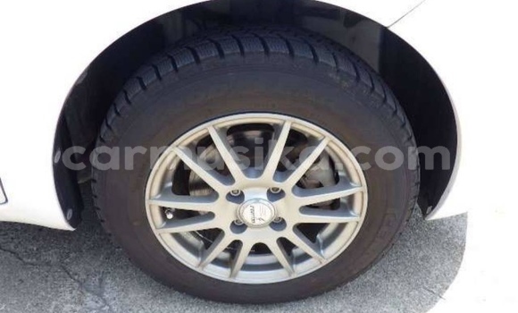 Buy Import Toyota Vitz White Car in Beitbridge in Matabeleland South Buy Import Toyota Vitz White Car in Beitbridge in Matabeleland South