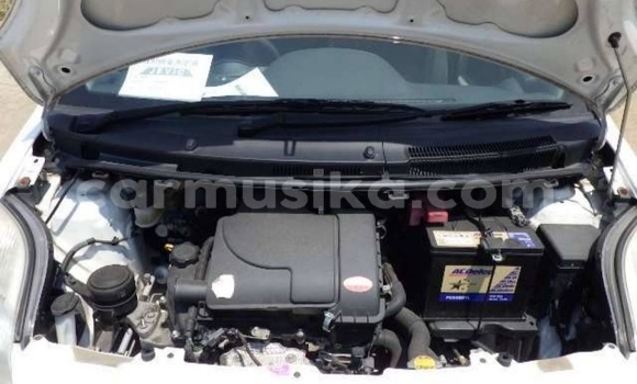 Buy Import Toyota Vitz White Car in Beitbridge in Matabeleland South Buy Import Toyota Vitz White Car in Beitbridge in Matabeleland South