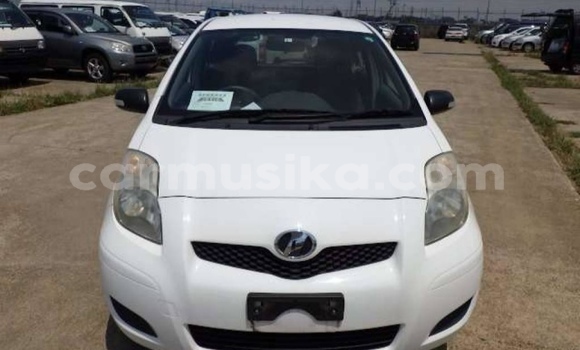 Buy Import Toyota Vitz White Car in Beitbridge in Matabeleland South Buy Import Toyota Vitz White Car in Beitbridge in Matabeleland South