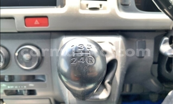 Buy Used Toyota Hiace Silver Car in Beitbridge in Matabeleland South Buy Used Toyota Hiace Silver Car in Beitbridge in Matabeleland South