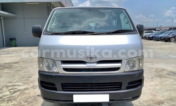 Buy Used Toyota Hiace Silver Car in Beitbridge in Matabeleland South Buy Used Toyota Hiace Silver Car in Beitbridge in Matabeleland South
