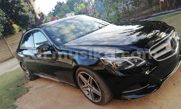 Acheter Neuf Voiture Mercedes-Benz E-Classe Noir à Borrowdale, Harare Acheter Neuf Voiture Mercedes-Benz E-Classe Noir à Borrowdale, Harare