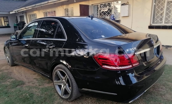 Acheter Neuf Voiture Mercedes-Benz E-Classe Noir à Borrowdale, Harare Acheter Neuf Voiture Mercedes-Benz E-Classe Noir à Borrowdale, Harare