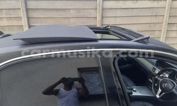 Acheter Neuf Voiture Mercedes-Benz E-Classe Noir à Borrowdale, Harare Acheter Neuf Voiture Mercedes-Benz E-Classe Noir à Borrowdale, Harare